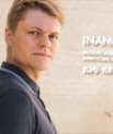 Portrait of Andreas Møllebjerg standing outside the iNANO building at Aarhus University. He participated in an industrial PhD project in collaboration with Novozymes and speaks about the importance of bridging academic research and industry.