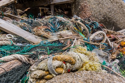 Mountains of nylon waste from fishing nets and clothing pose a significant environmental challenge. The ENCORE project, led by Professor Daniel Otzen at iNANO, Aarhus University, together with the Danish Technological Institute, DTU and the University of Porto, will work to convert this waste into new products using bacterial enzymes, reducing the need for fossil fuels. Photo: Colourbox