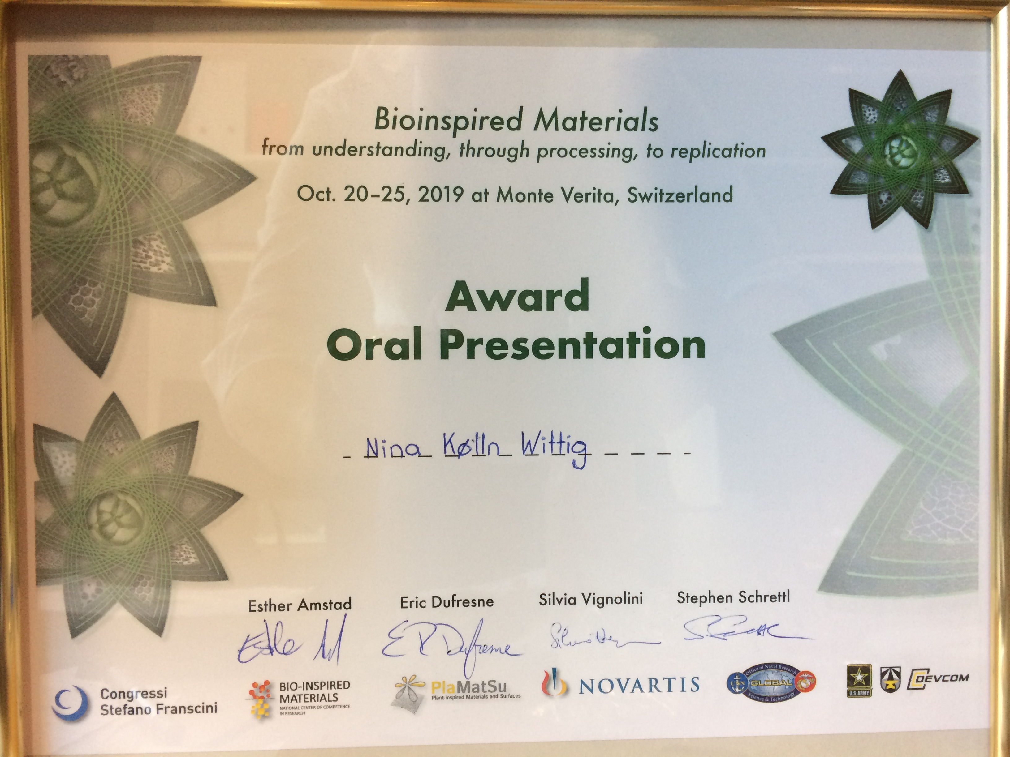 Award for best oral presentation to PhD student Nina Kølln Wittig at, October 2019.(Private photo by courtesy of Nina Kølln Wittig)