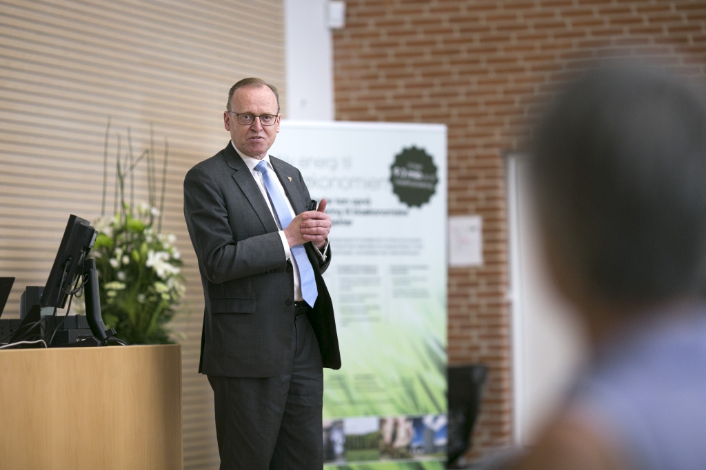 Professor Flemming Besenbacher, iNANO's founder, receives The Fortune Award for Circular Economy Leadership 2019. (Archive photo: Lars Kruse, AU Photo).